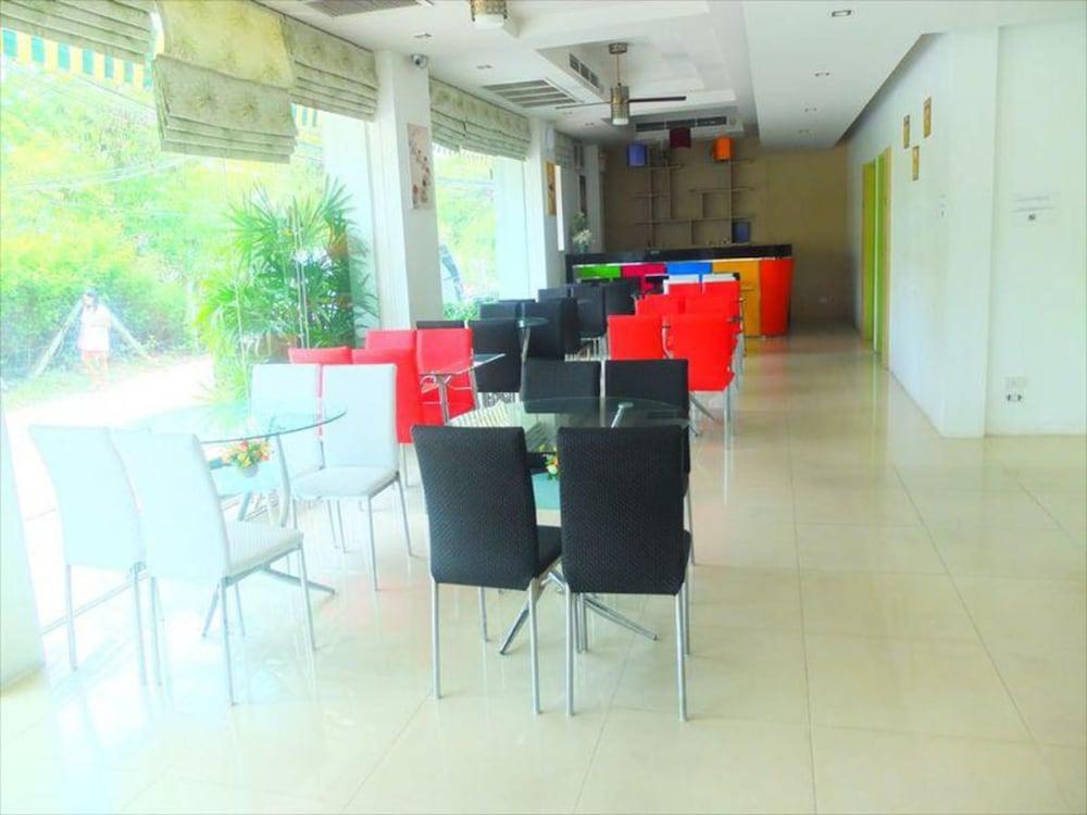 Dragon Beach Resort Jomtien Pattaya Екстериор снимка