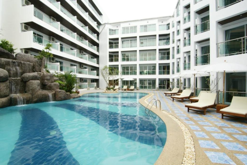 Dragon Beach Resort Jomtien Pattaya Екстериор снимка