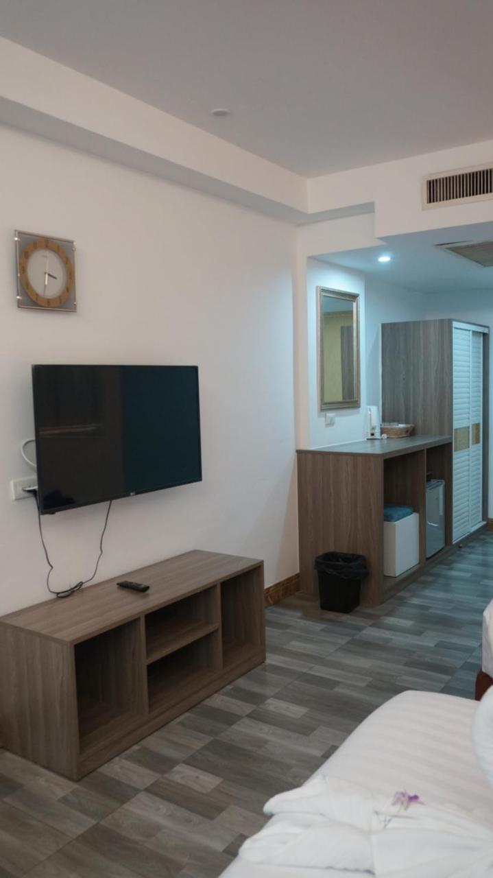 Dragon Beach Resort Jomtien Pattaya Екстериор снимка
