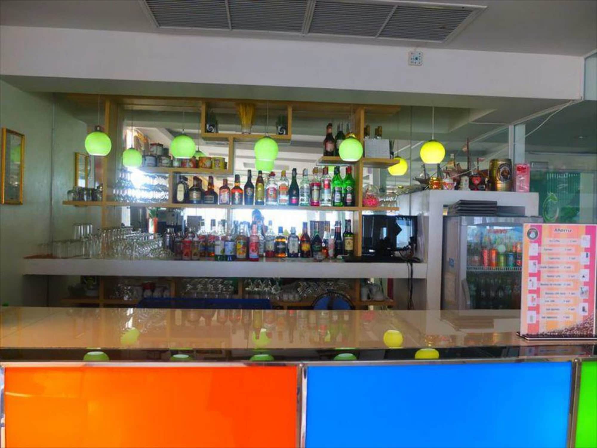 Dragon Beach Resort Jomtien Pattaya Екстериор снимка